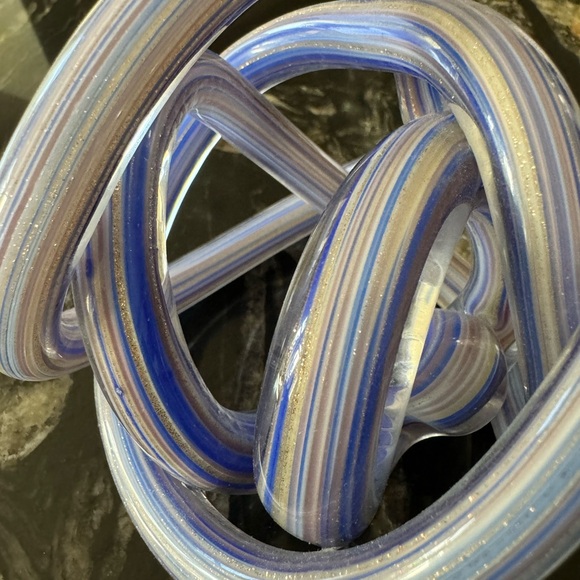 Glass Endless Knot / Infinity Knot - Picture 5 of 10